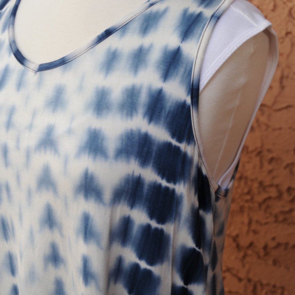 NWT Sleeveless Blouse - Picture 5 of 6